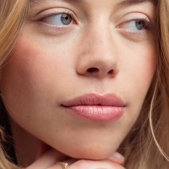 LO Amsterdam Lip & Cheek Balm Model Shot - Sem