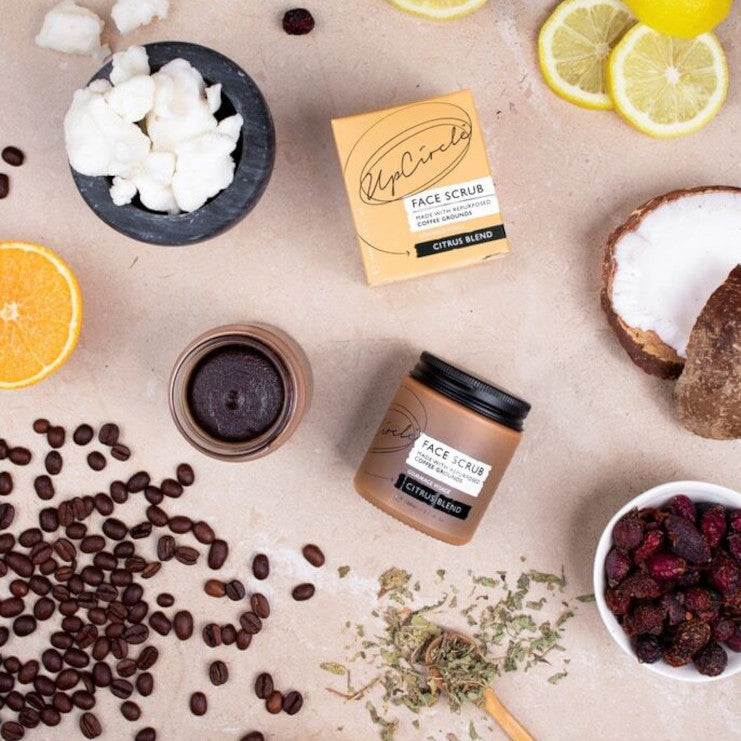 UpCircle Koffie Gezichtsscrub in glazen potje - Citrus Blend
