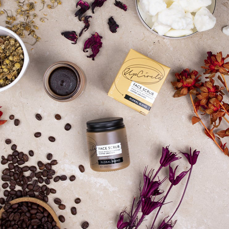 UpCircle Koffie Gezichtsscrub in glazen potje - Floral Blend