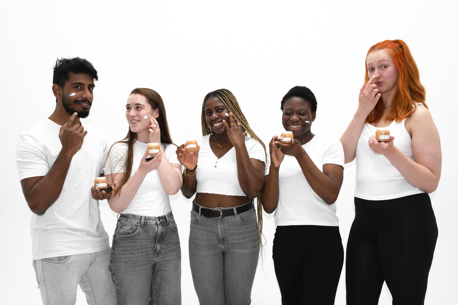 UpCircel Mineral Sunscreen 25 | people with sunscreen