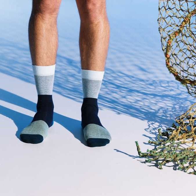 Man draagt Healty Seas Socks Heren Sokken - Lionfish - Zo Zero