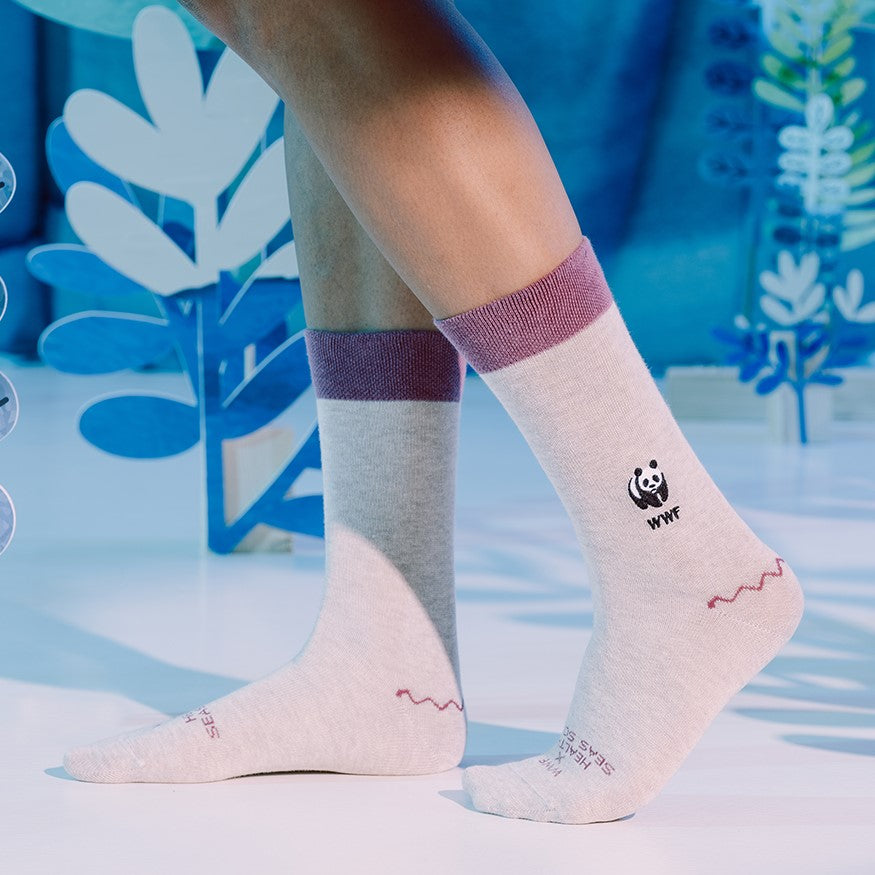 Vrouw draagt Healty Seas Socks dames sokken - Jumper - Zo Zero