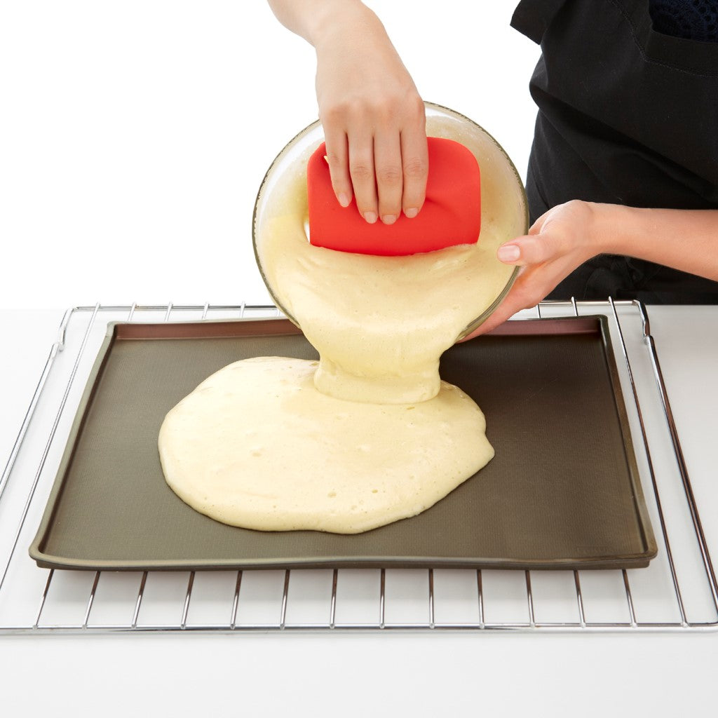 Lékué Non-Spill Silicone Bakmat Bruin 40x30 met cake