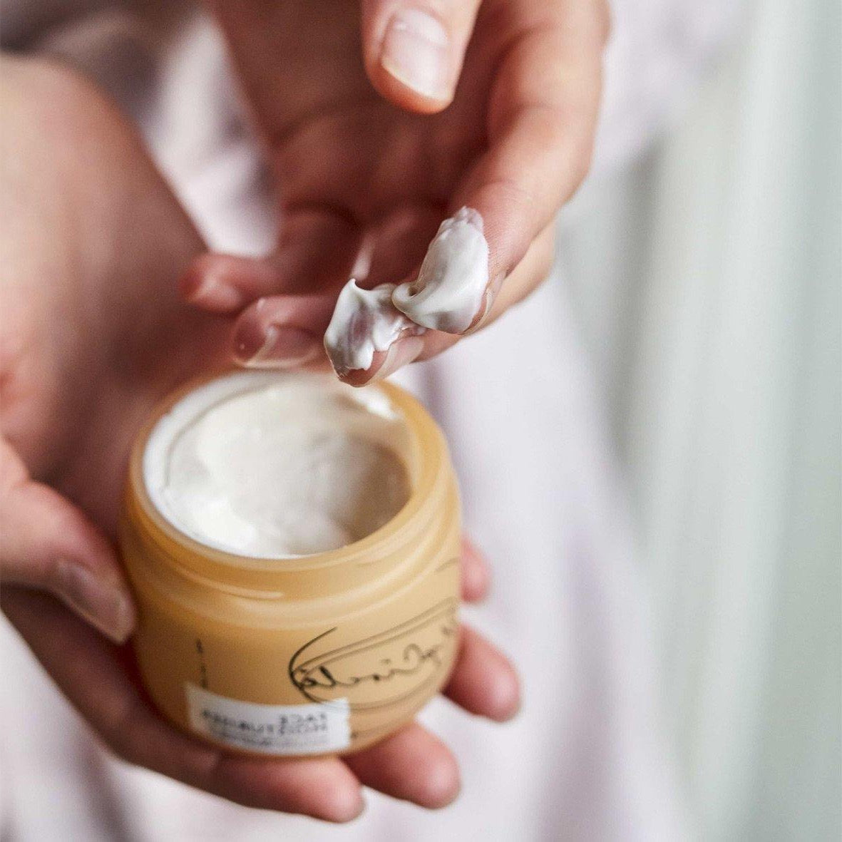 UpCircle Lifestyle Face Moisturiser Fran Hands